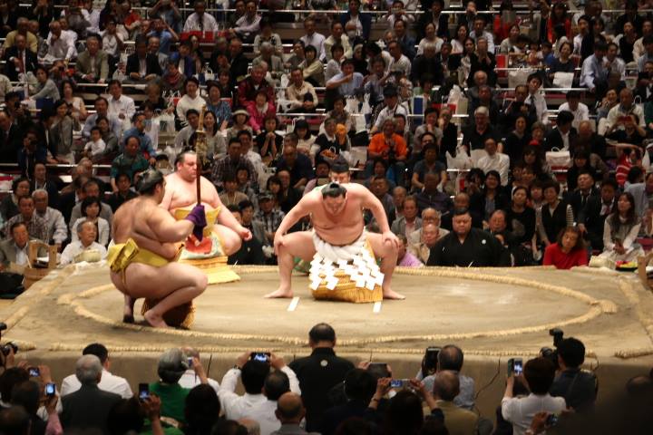 東京都両国国技館にて大相撲本場所を観戦
